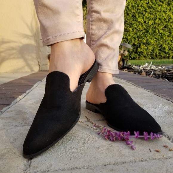 Black Pointy Toe Slip On Mule Loafer - Picture 3 of 8